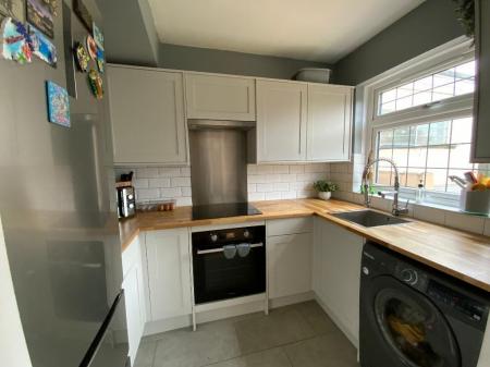KITCHEN 9'1 x 5'10