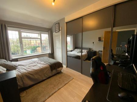 BEDROOM TWO 13'4 x 10'3