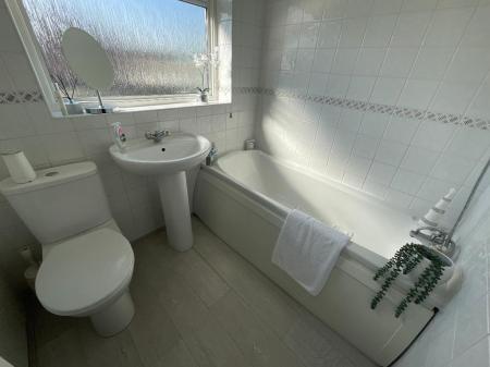 FIRST FLOOR BATHROOM