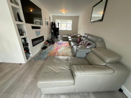 LIVING ROOM 23'1 x 11'9