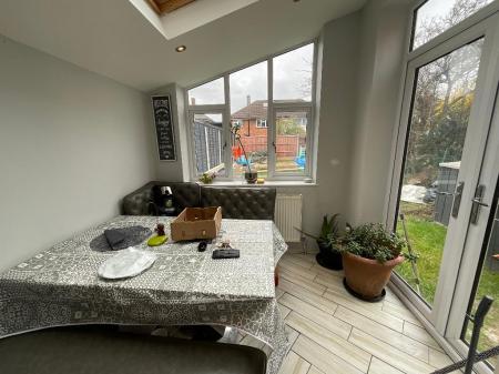 DINING ROOM 8'6 x 8'5