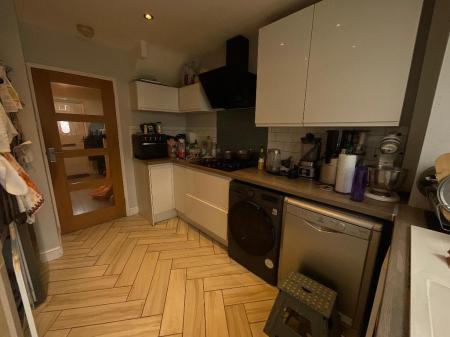 KITCHEN 9'9 x 8'9