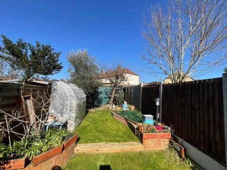 REAR GARDEN approx 70ft