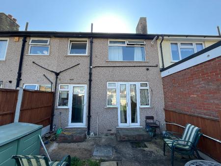 REAR GARDEN approx 90ft