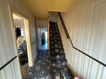HALLWAY 16' x 4'9