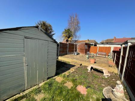 REAR GARDEN approx 90ft