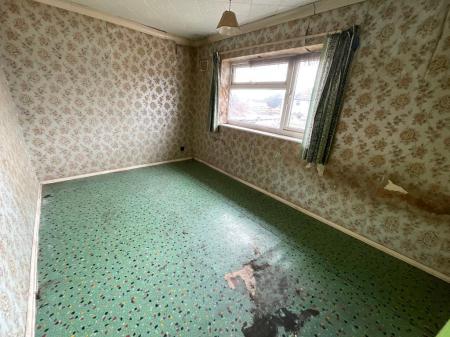 BEDROOM TWO 13'7 x 8'