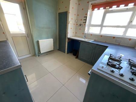 KITCHEN 9'8 x 9'5