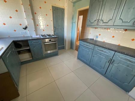 KITCHEN 9'8 x 9'5