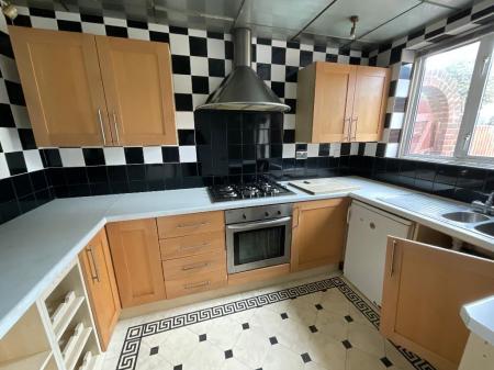 KITCHEN 10' x 7'8