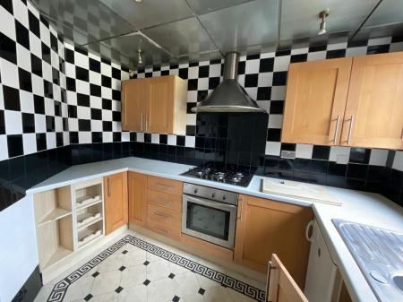 KITCHEN 10' x 7'8