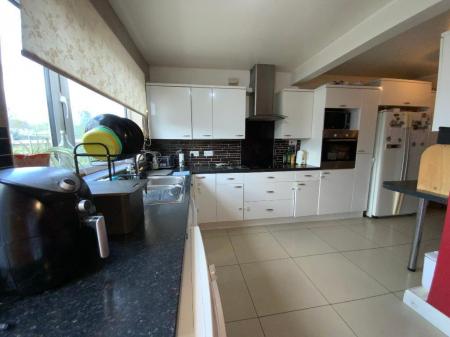 KITCHEN 16'2 x 11'9