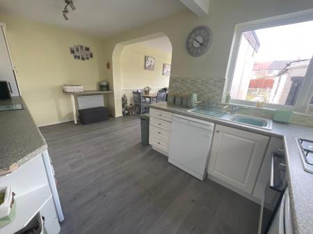 KITCHEN 16'10 x 9'1
