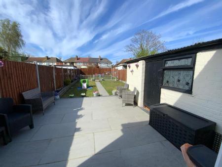 REAR GARDEN approx 70ft
