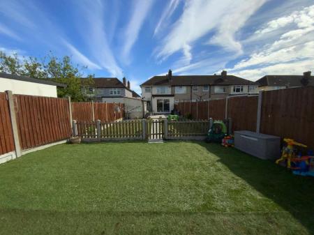 REAR GARDEN approx 70ft