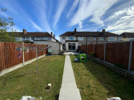 REAR GARDEN approx 70ft
