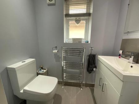 FIRST FLOOR WC