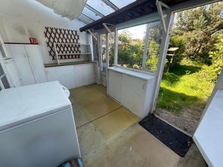 LEAN-TO 14'5 x 7'4
