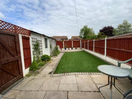 REAR GARDEN approx 40ft