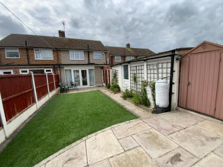 REAR GARDEN approx 40ft