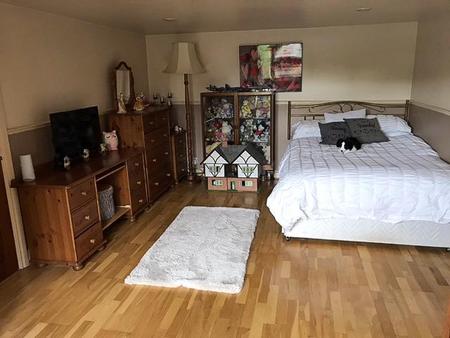 BEDROOM TWO 17'7 x 11'2