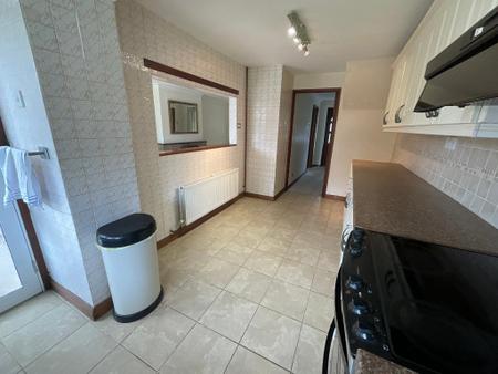 KITCHEN 17'5 x 7'5