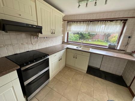 KITCHEN 17'5 x 7'5