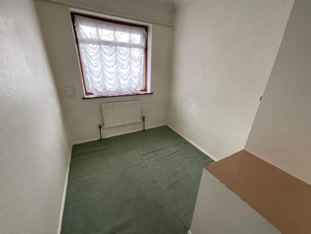 BEDROOM THREE 8'5 x 6'1