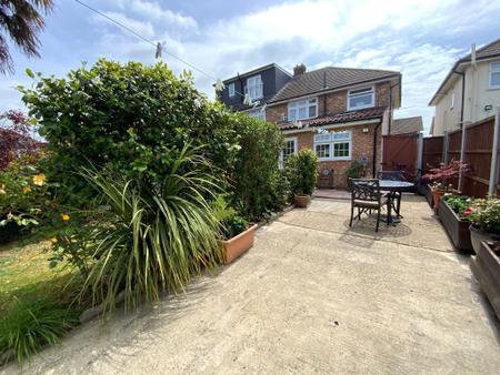 REAR GARDEN approx 40ft