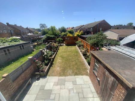 REAR GARDEN approx 60ft