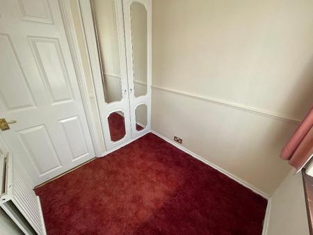 BEDROOM THREE 7'1 x 5'6