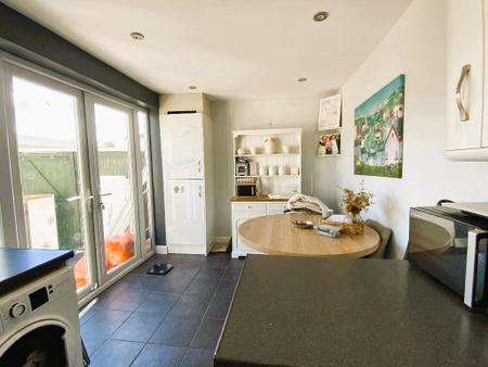 KITCHEN 16'10 x 9'1
