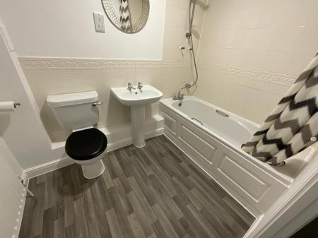 BATHROOM 7'10 x 5'6
