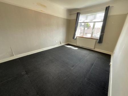 BEDROOM ONE 13'6 x 13'5