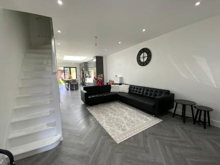 OPEN PLAN KITCHEN/LIVING ROOM 43'11x13'5