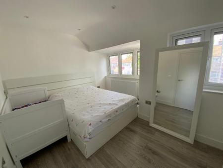 BEDROOM ONE 12'1 x 9'11