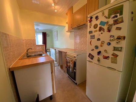 KITCHEN 8'5 x 5'11