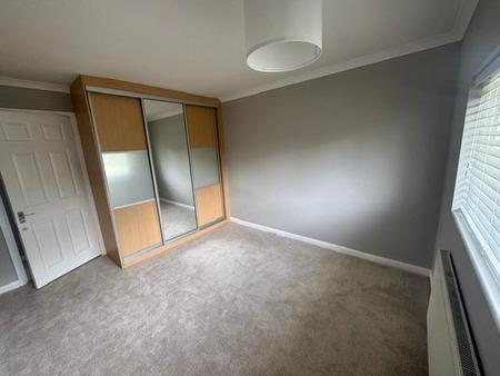 BEDROOM TWO 11'2 x 9'2