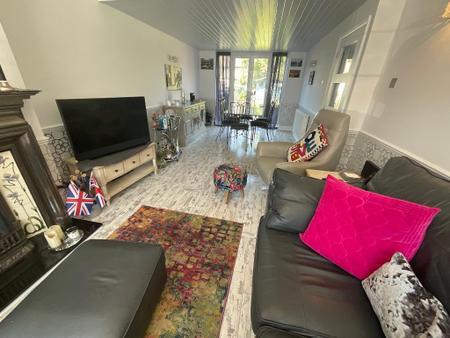 LIVING ROOM/DINER 25'6 x 11'1