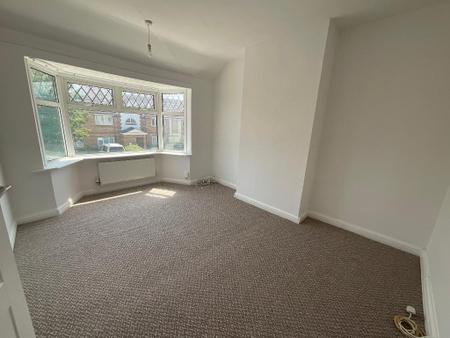 BEDROOM ONE 13'5 x 10'1