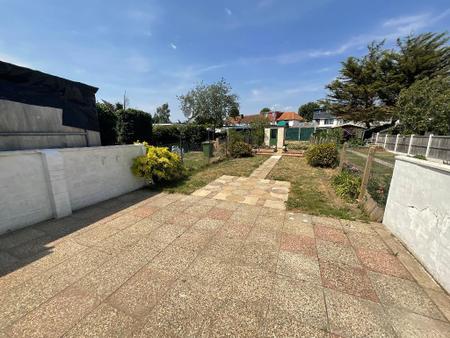 REAR GARDEN approx 120ft