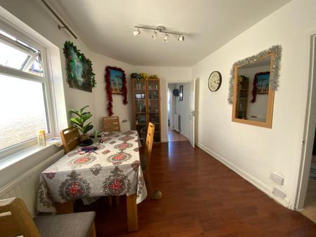 DINING ROOM 12'10 x 8'11