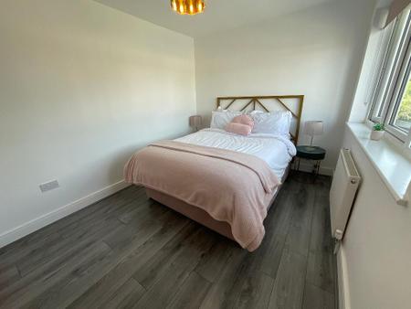 BEDROOM TWO 13' x 9'