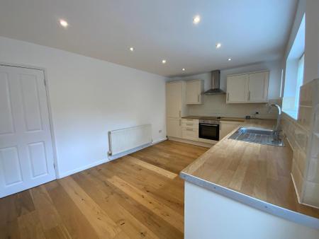 KITCHEN 15'5 x 11'5