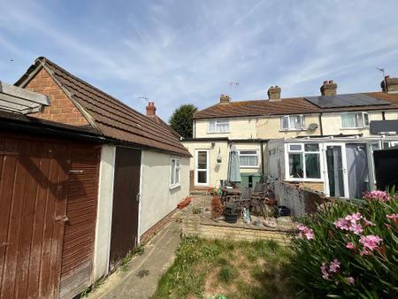 REAR GARDEN approx 70ft