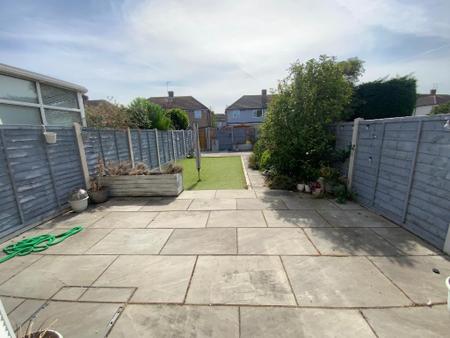 REAR GARDEN approx 60ft