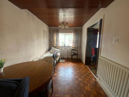 DINING AREA 12' X 7'9