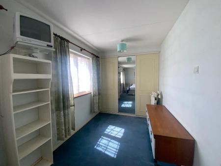 BEDROOM ONE 22' > 7'6  X 15'10 > 8'10