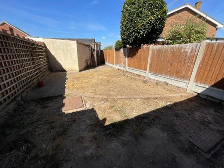 REAR GARDEN approx 40ft