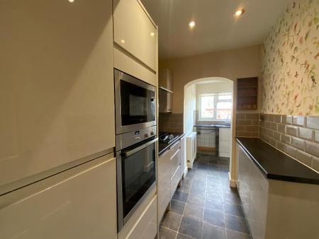 KITCHEN 16' x 15'1>5'11